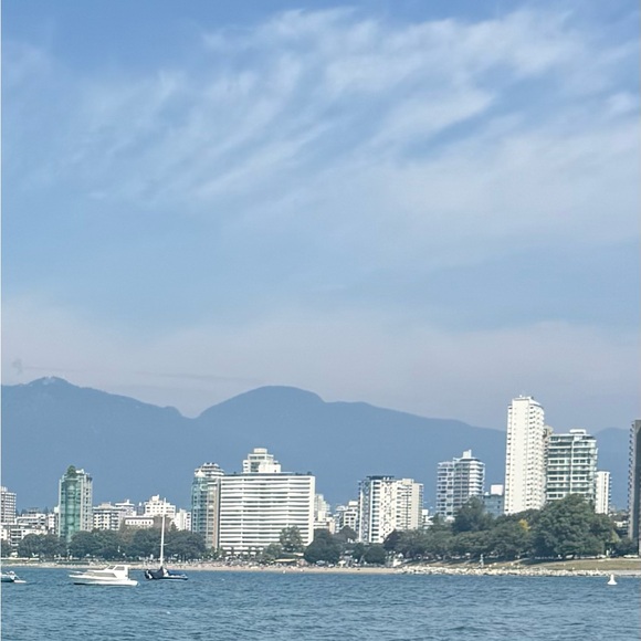 Meet your Posher, Breanna - Picture 1 of 1